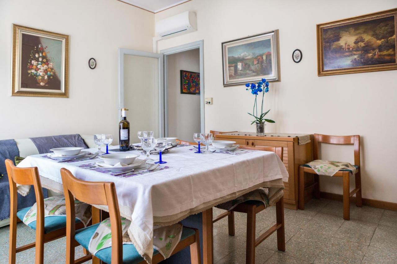 A Pochi Passi Dal Centro E Dall'Ospedale Di Parma Apartman Kültér fotó