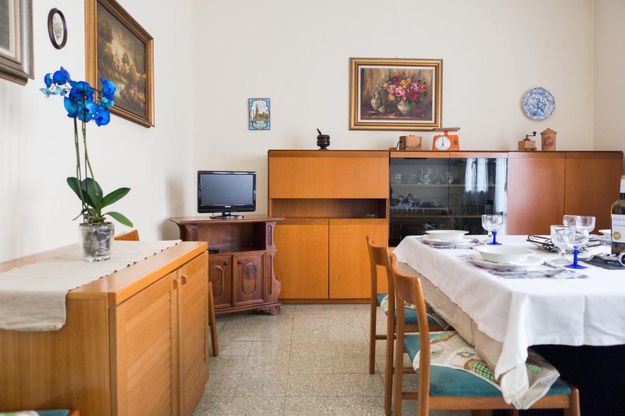 A Pochi Passi Dal Centro E Dall'Ospedale Di Parma Apartman Kültér fotó